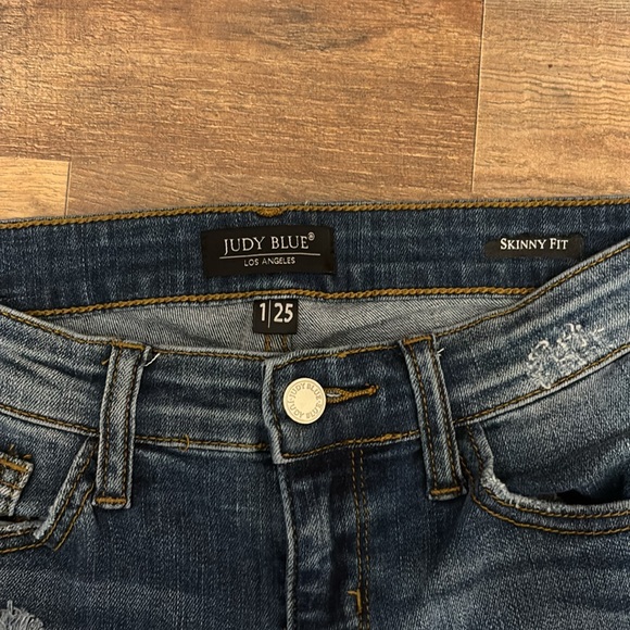 Leopard Print Ripped Jeans - Picture 5 of 5